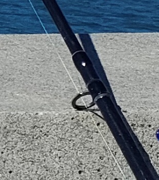 堤防竿立てかけ